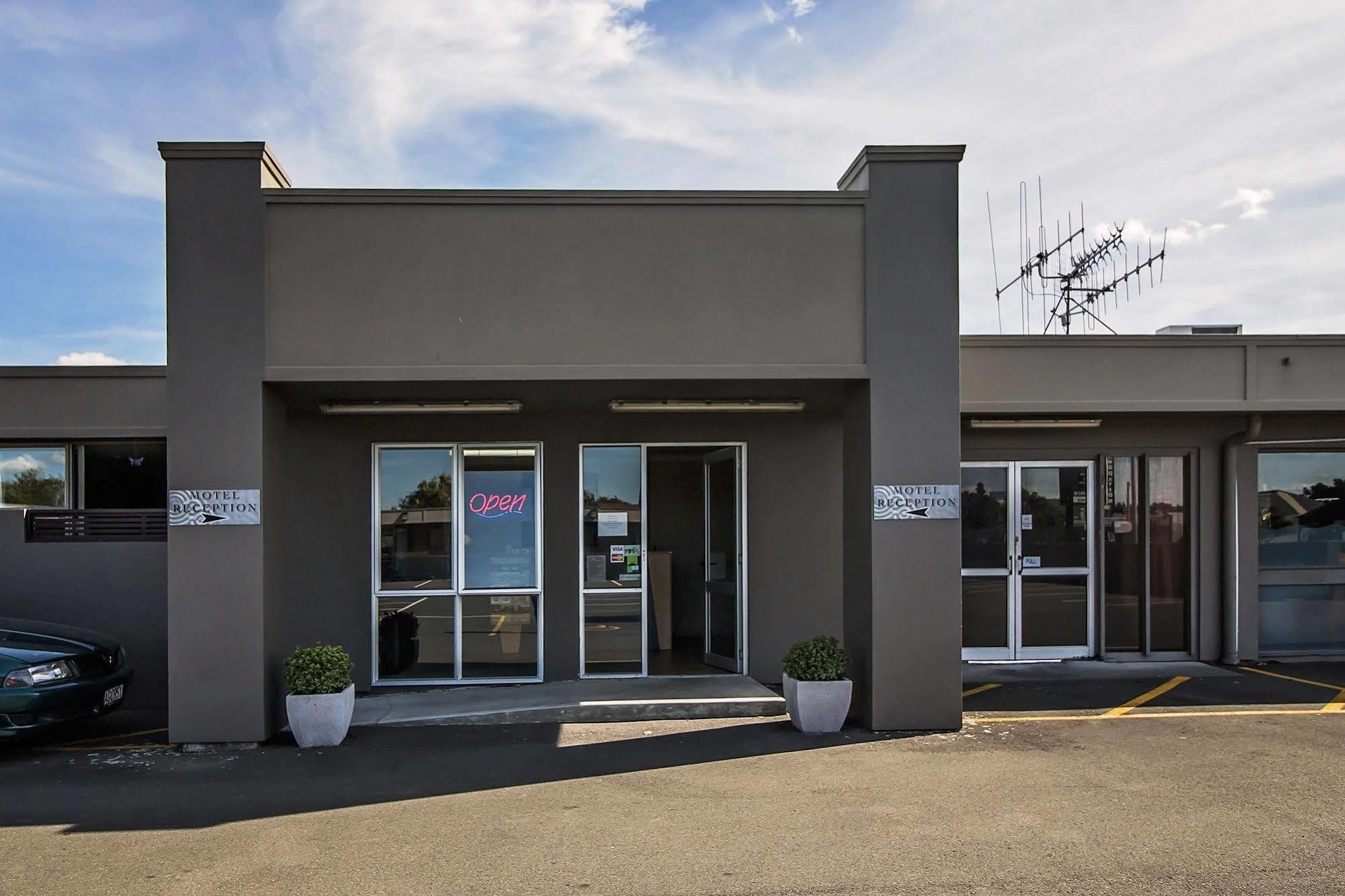 Aspree Motor Inn Palmerston North Exterior photo